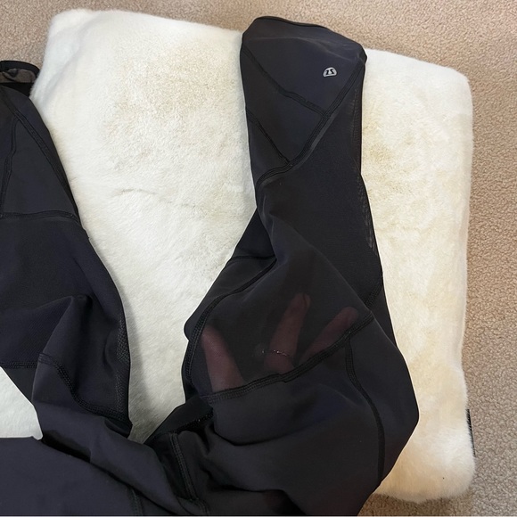 Lululemon vented pants size 6 - Picture 2 of 7